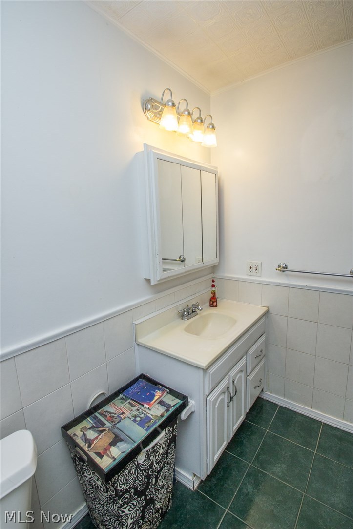 29150 South Woodland Road Pepper Pike, OH 44124 - Photo 15 of 28