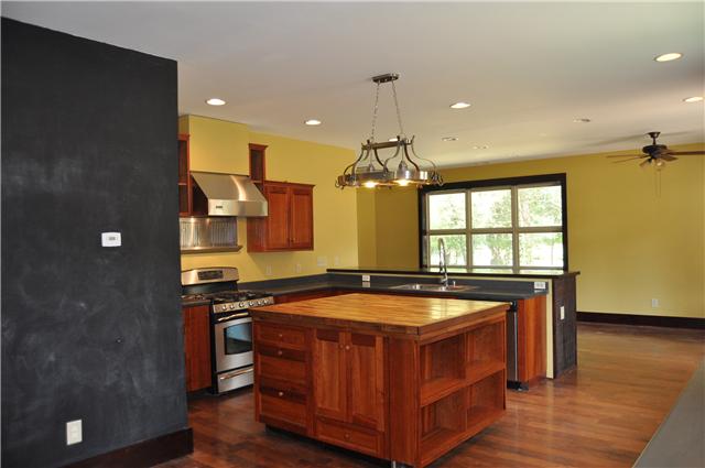 1484 Carter Road Decherd, TN 37324 - Photo 4 of 20 Gallery Image 4