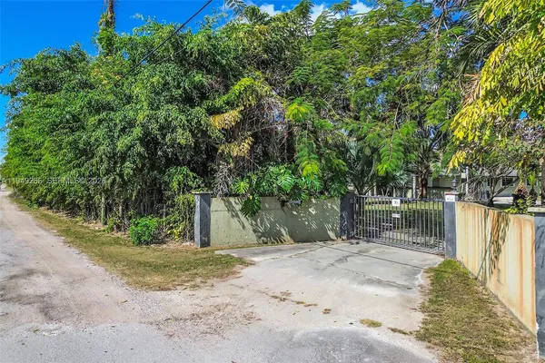 $2,795,000 | 18975 Southwest 224th Street, Miami, FL 33170