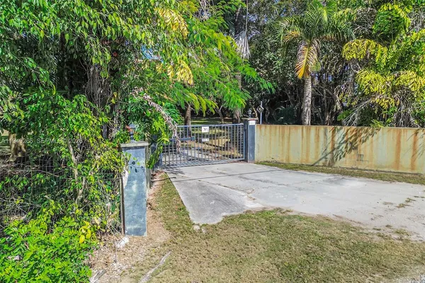 $2,795,000 | 18975 Southwest 224th Street, Miami, FL 33170