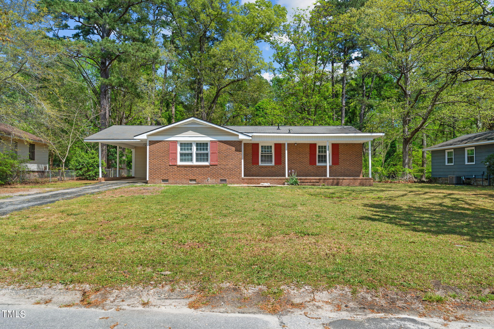 1028 Riverside Circle Spring Lake, NC 28390 - Photo 2 of 27 2-web-or-mls-DSC04658