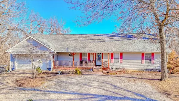 $377,000 | 1162 Southwest 225th Road, Holden, MO 64040