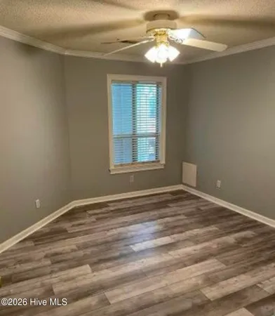 $1,400 | 106 Breezewood Drive, Unit B, Greenville, NC 27858