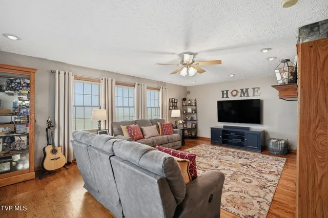 $475,000 | 4052 Purchase Ridge Road, Duffield, VA 24244