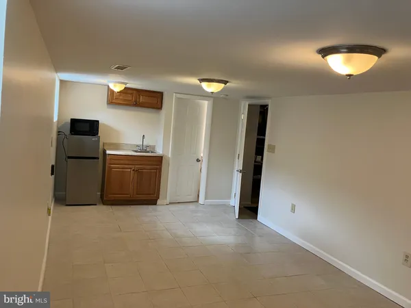 $1,300 | 2516 5th Street South, Arlington, VA 22204