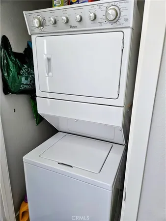 a close up view of washer and dryer
