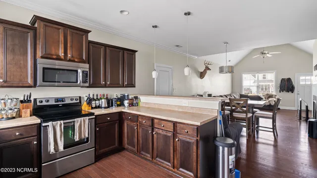 $1,700 | 290 Southwest Plantation Drive, Maple Hill, NC 28454