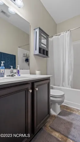 $1,700 | 290 Southwest Plantation Drive, Maple Hill, NC 28454