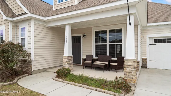 $1,700 | 290 Southwest Plantation Drive, Maple Hill, NC 28454