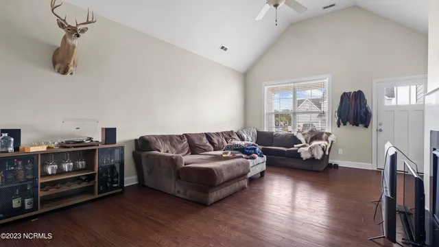 $1,700 | 290 Southwest Plantation Drive, Maple Hill, NC 28454