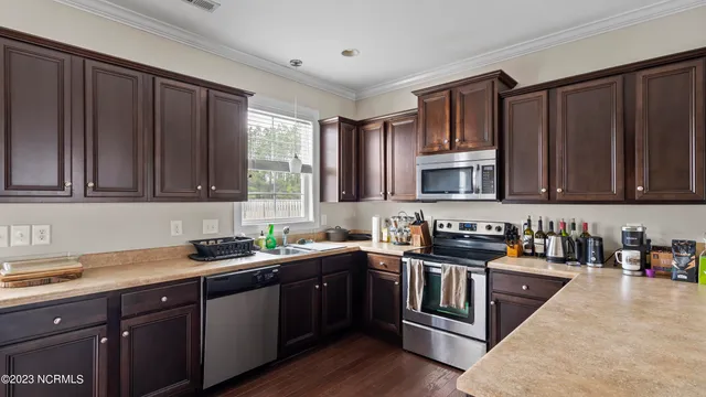 $1,700 | 290 Southwest Plantation Drive, Maple Hill, NC 28454