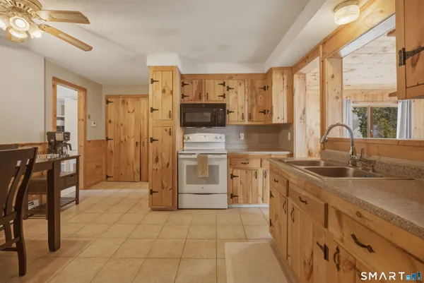 $2,200 | 9 Morrison Street, Unit 1, Vernon, CT 06066