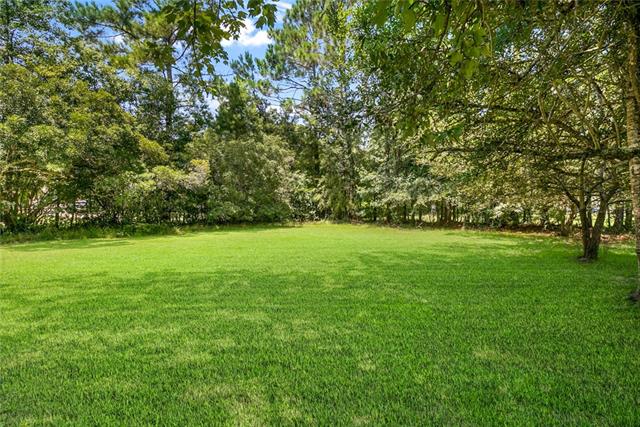 65398 Maple Street Mandeville, LA 70448 - Photo 2 of 17