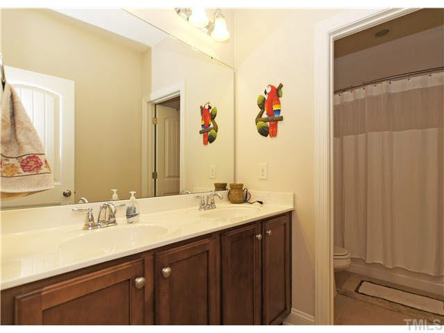 520 Powers Ferry Road Cary, NC 27519 - Photo 22 of 25 Hallway bath