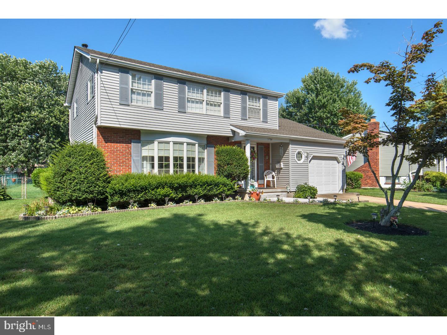 1704 Pin Oak Road Williamstown, NJ 08094 - Photo 2 of 15 Front Yard