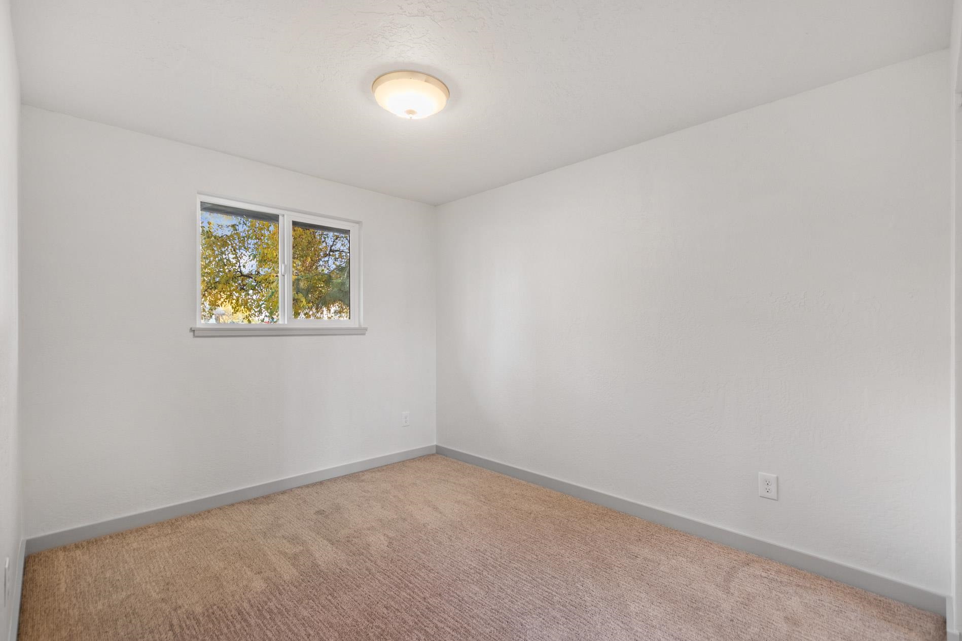 4202 East Mead Street Mead, WA 99021 - Photo 14 of 28 Gallery Image 14