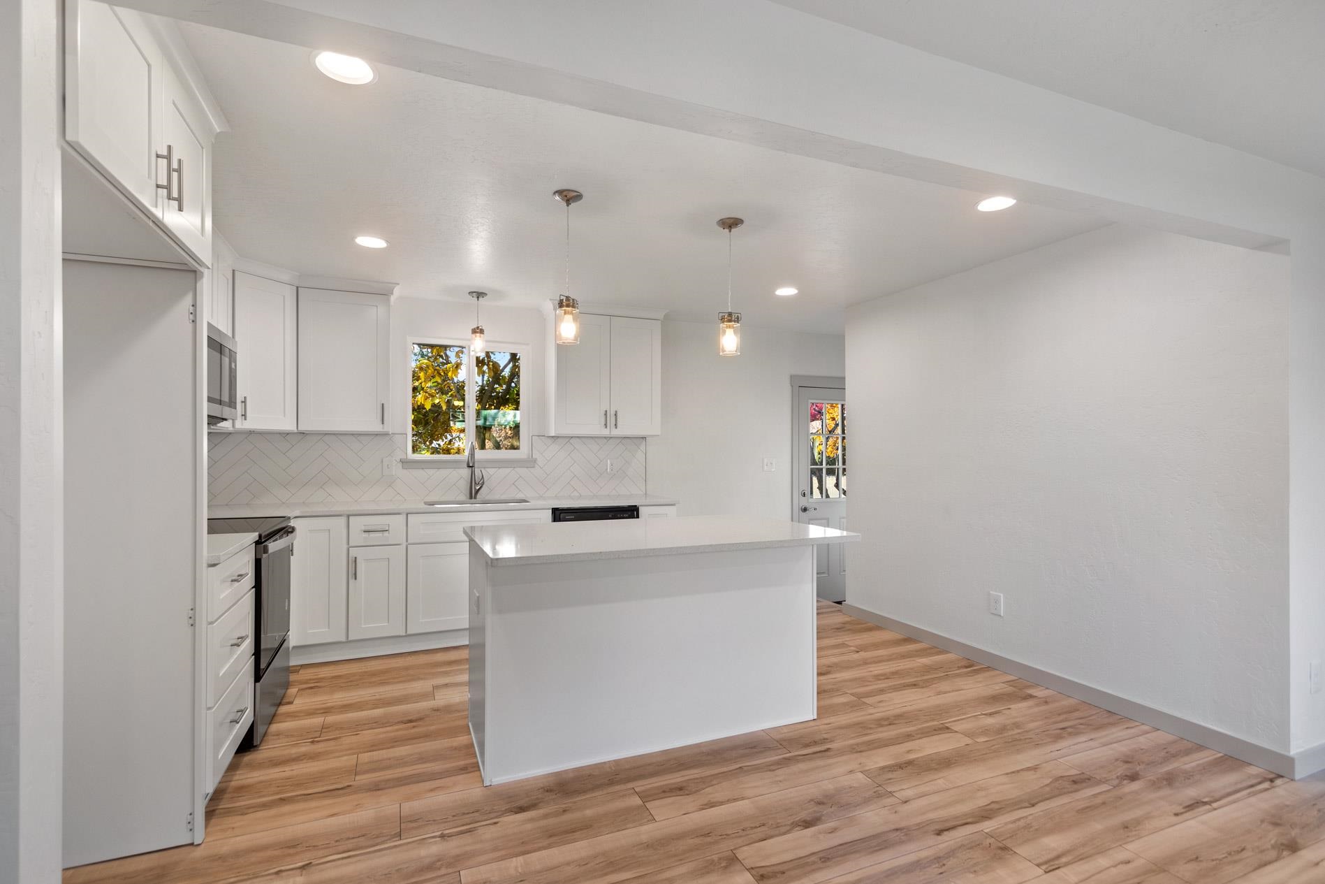 4202 East Mead Street Mead, WA 99021 - Photo 10 of 28 Gallery Image 10