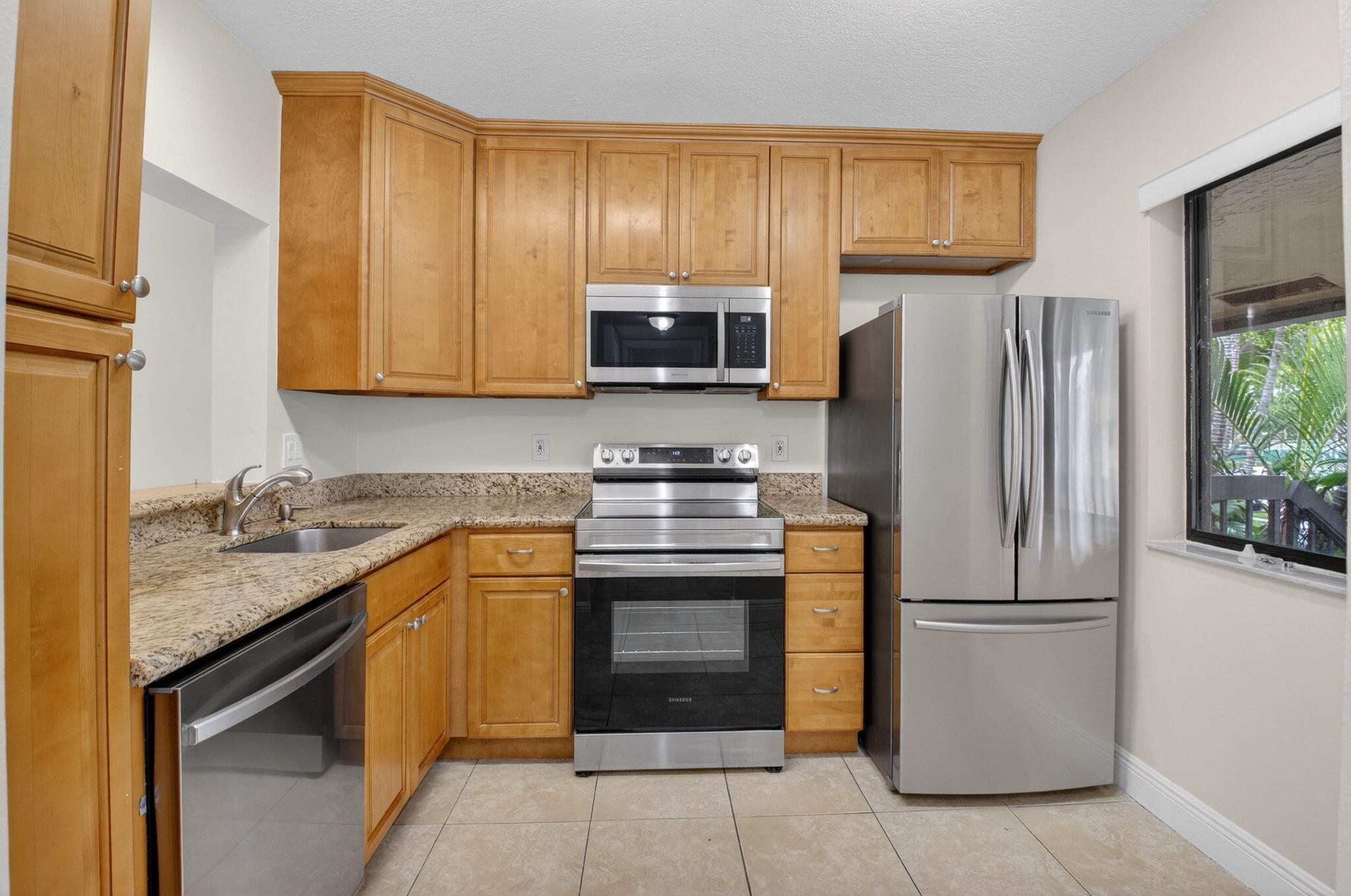 21943 Remsen Terrace, Unit 207 Boca Raton, FL 33433 - Photo 13 of 44 Kitchen