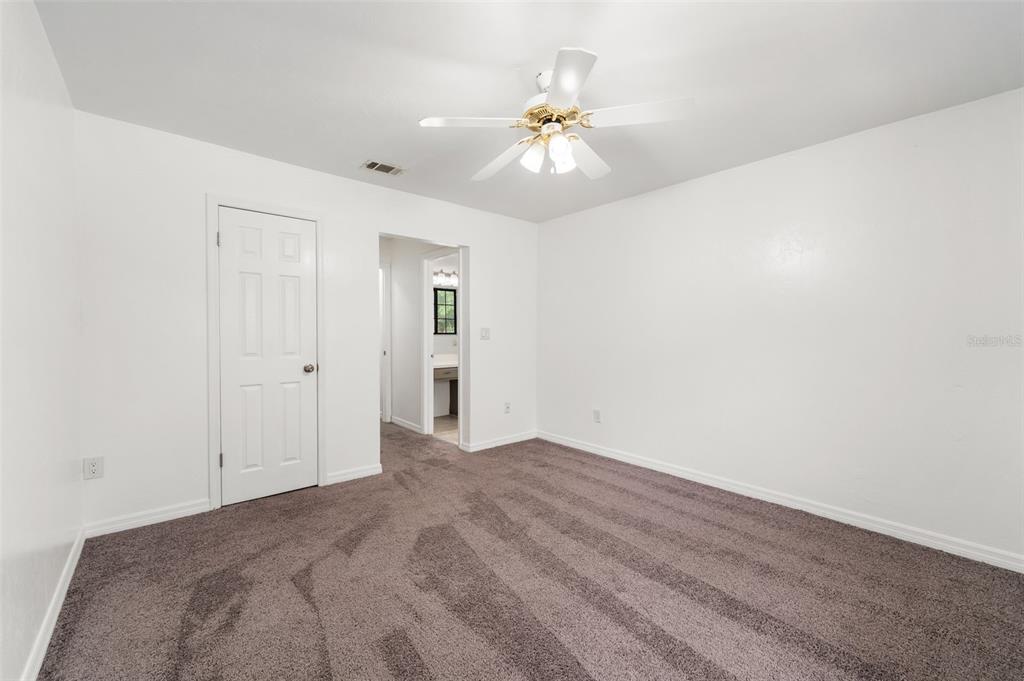 825 Southwest 55th Terrace Gainesville, FL 32607 - Photo 24 of 32