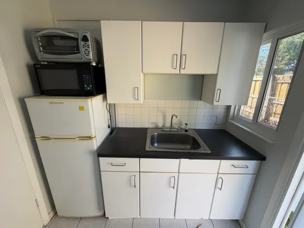 $1,050 | 4541 Northeast 6th Terrace, Unit A, Deerfield Beach, FL 33064