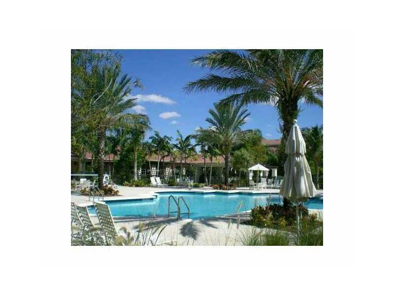 6908 West Sample Road, Unit B32 Pompano Beach, FL 33063 - Photo 5 of 7 Exterior Front