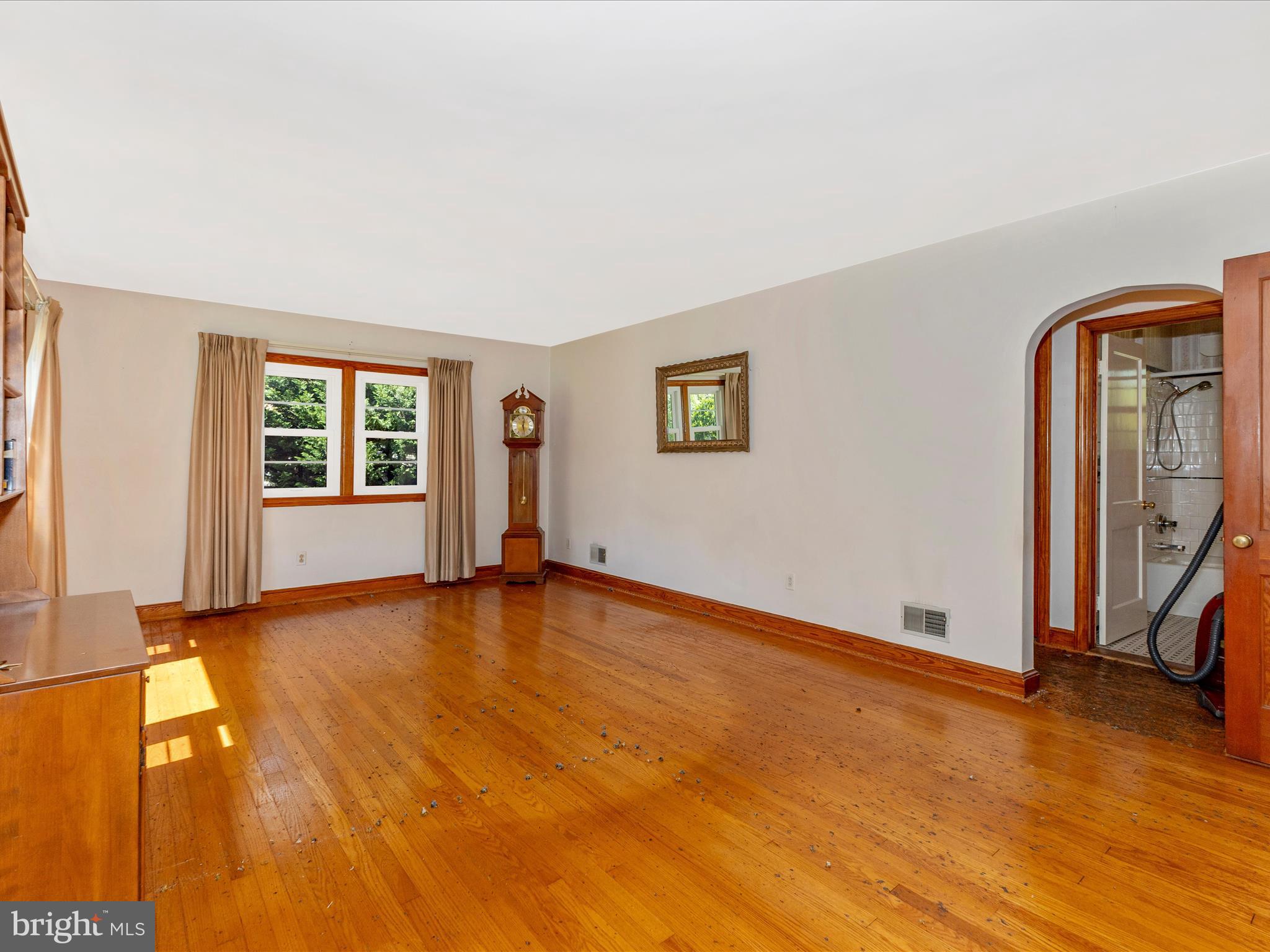 268 Magothy Bridge Road Pasadena, MD 21122 - Photo 11 of 64 Family Room