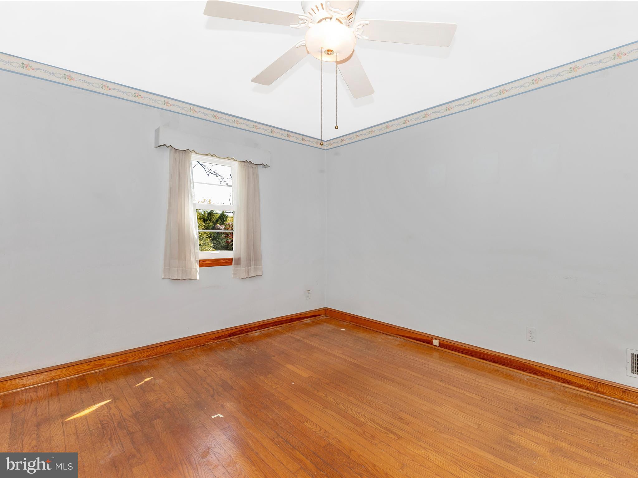 268 Magothy Bridge Road Pasadena, MD 21122 - Photo 21 of 64 Bedroom 2