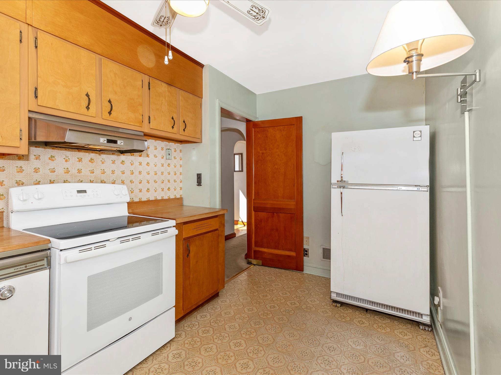 268 Magothy Bridge Road Pasadena, MD 21122 - Photo 8 of 64 Kitchen