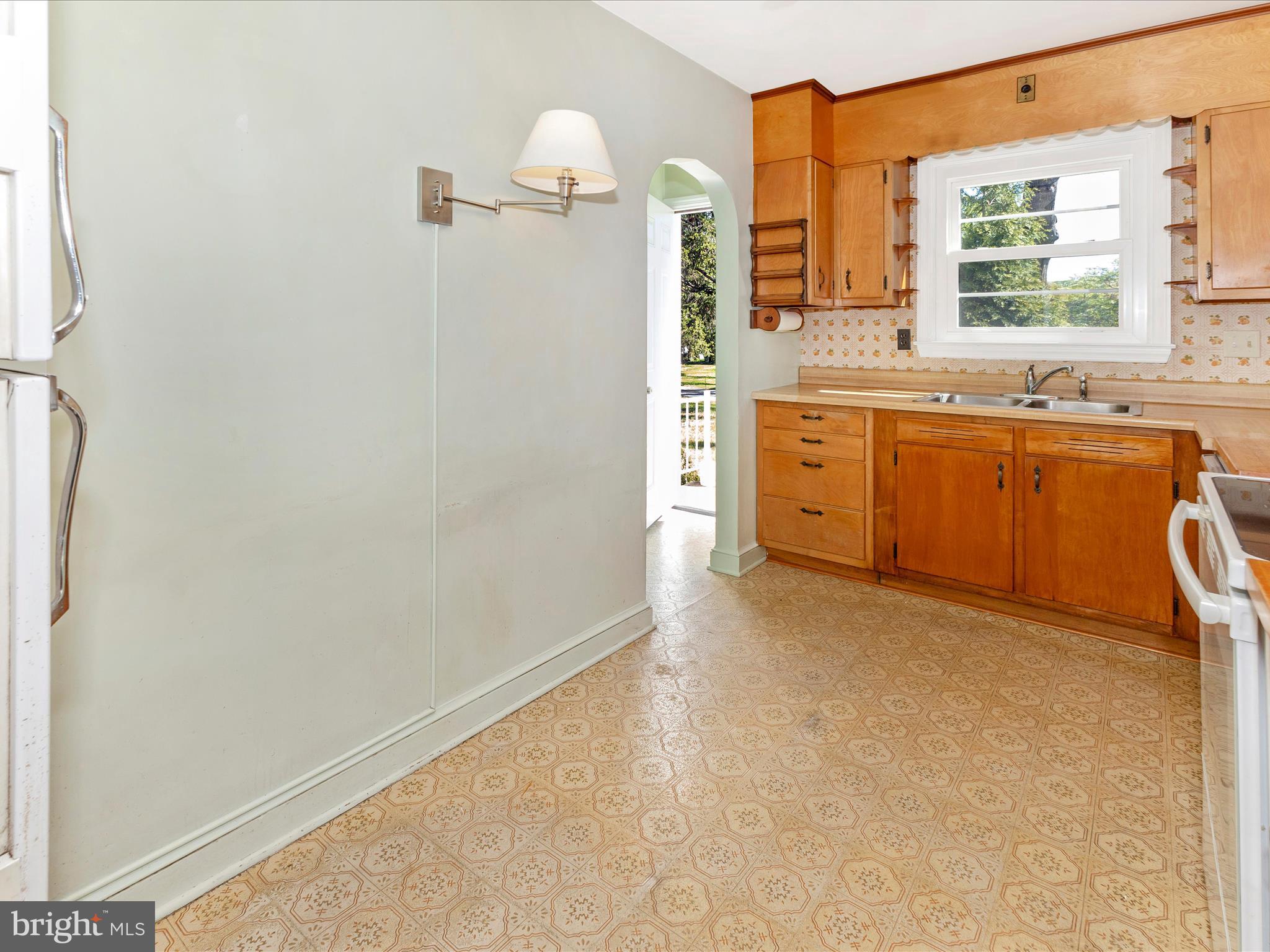 268 Magothy Bridge Road Pasadena, MD 21122 - Photo 9 of 64 Kitchen