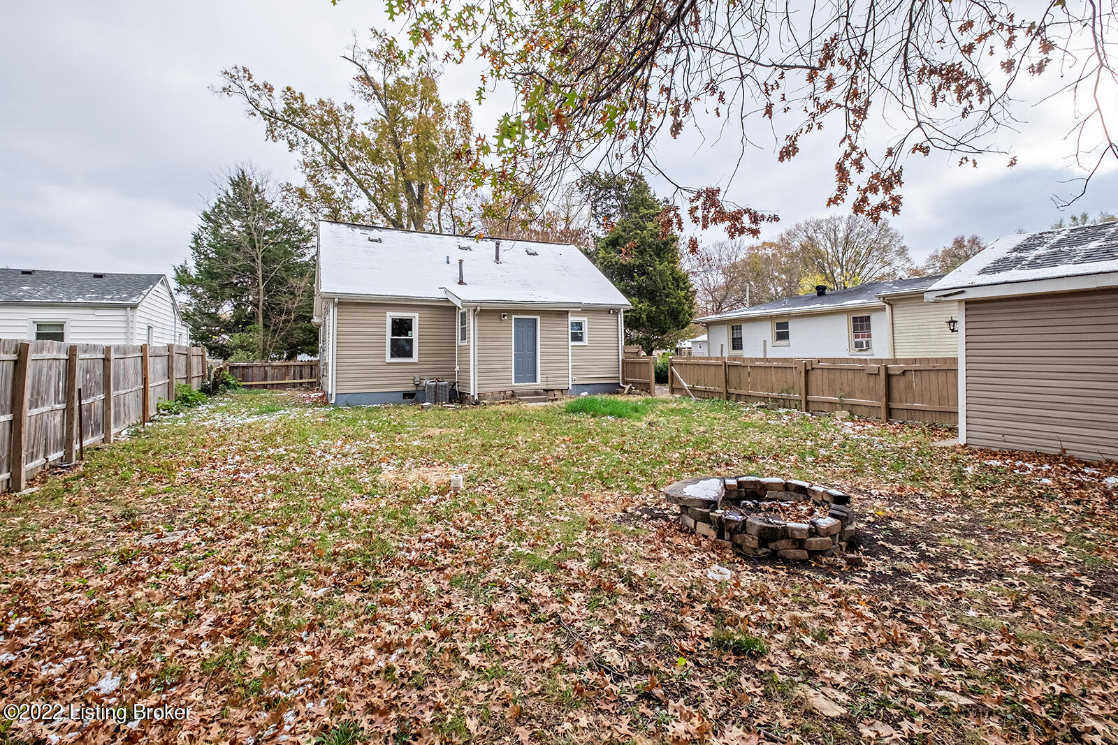 8106 Kerry Road Louisville, KY 40258 - Photo 43 of 45 backyard