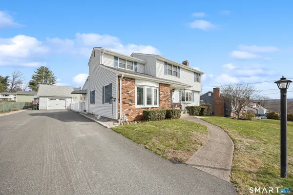 $565,000 | 141 Little Fawn Road, Southington, CT 06489