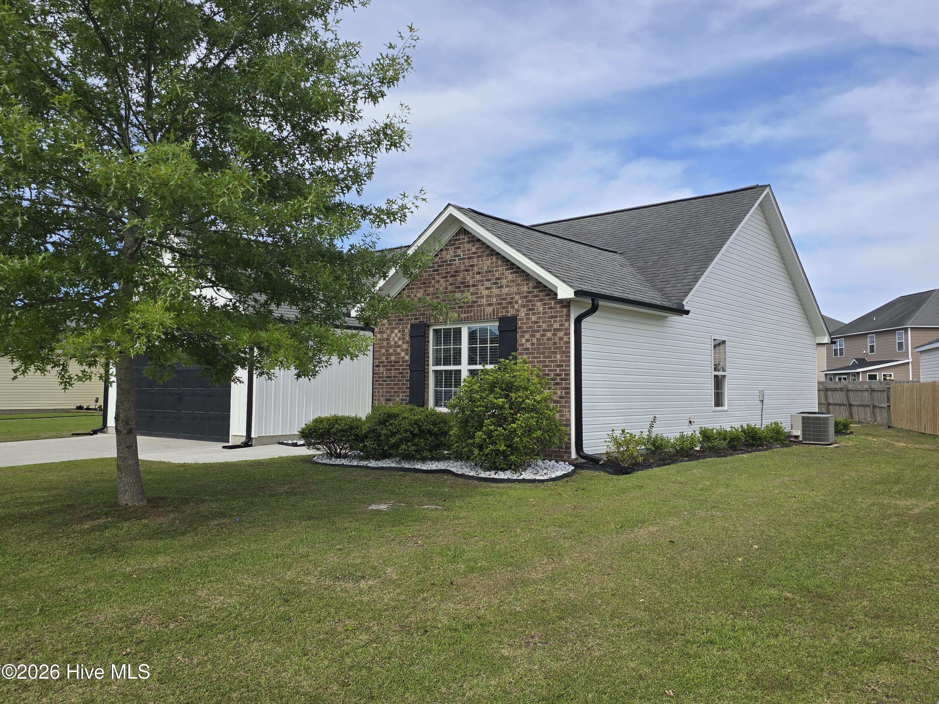 302 Kingston Road Jacksonville, NC 28546 - Photo 3 of 19 20260512_162710