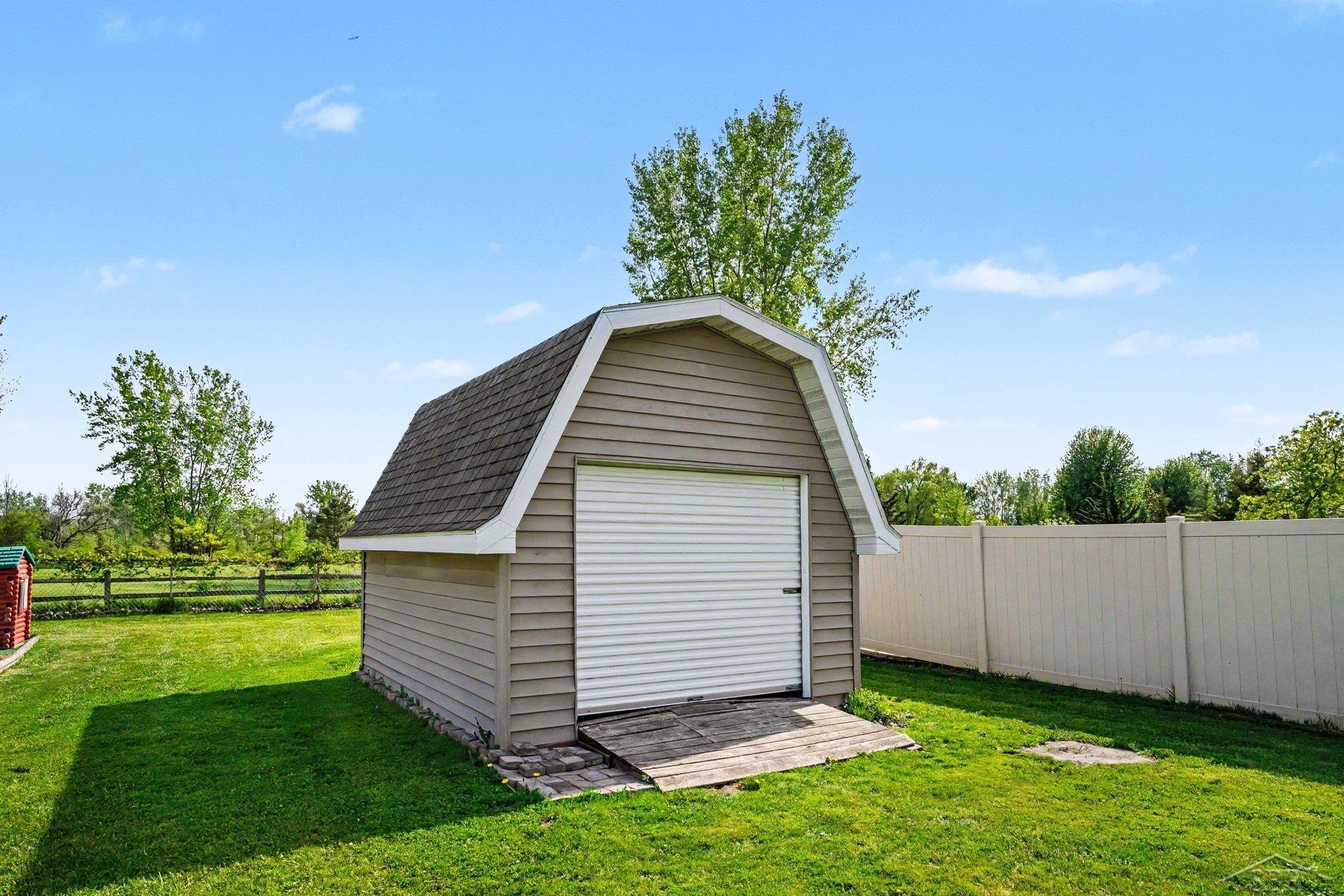 4300 Wheeler Road Bay City, MI 48706 - Photo 10 of 29