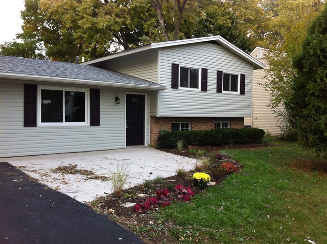 209 Thornhurst Road Bolingbrook, IL 60440 - Photo 3 of 21