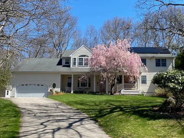 $995,000 | 11 Fox Court, South Kingstown, RI 02879