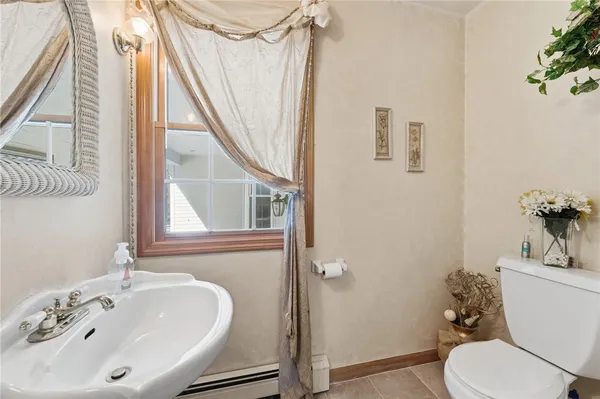 $995,000 | 11 Fox Court, South Kingstown, RI 02879