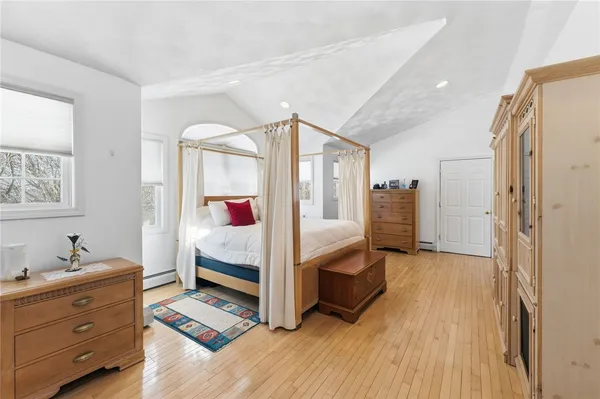 $995,000 | 11 Fox Court, South Kingstown, RI 02879