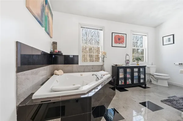 $995,000 | 11 Fox Court, South Kingstown, RI 02879