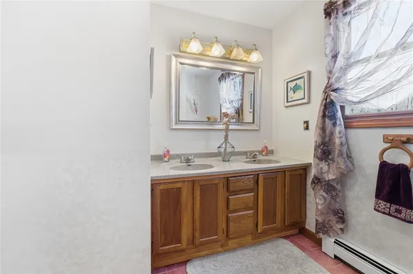 $995,000 | 11 Fox Court, South Kingstown, RI 02879