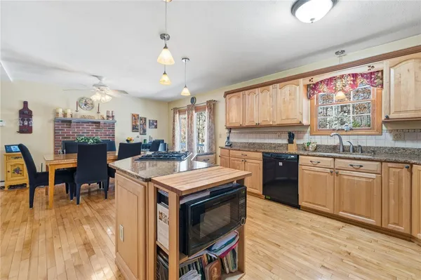 $995,000 | 11 Fox Court, South Kingstown, RI 02879