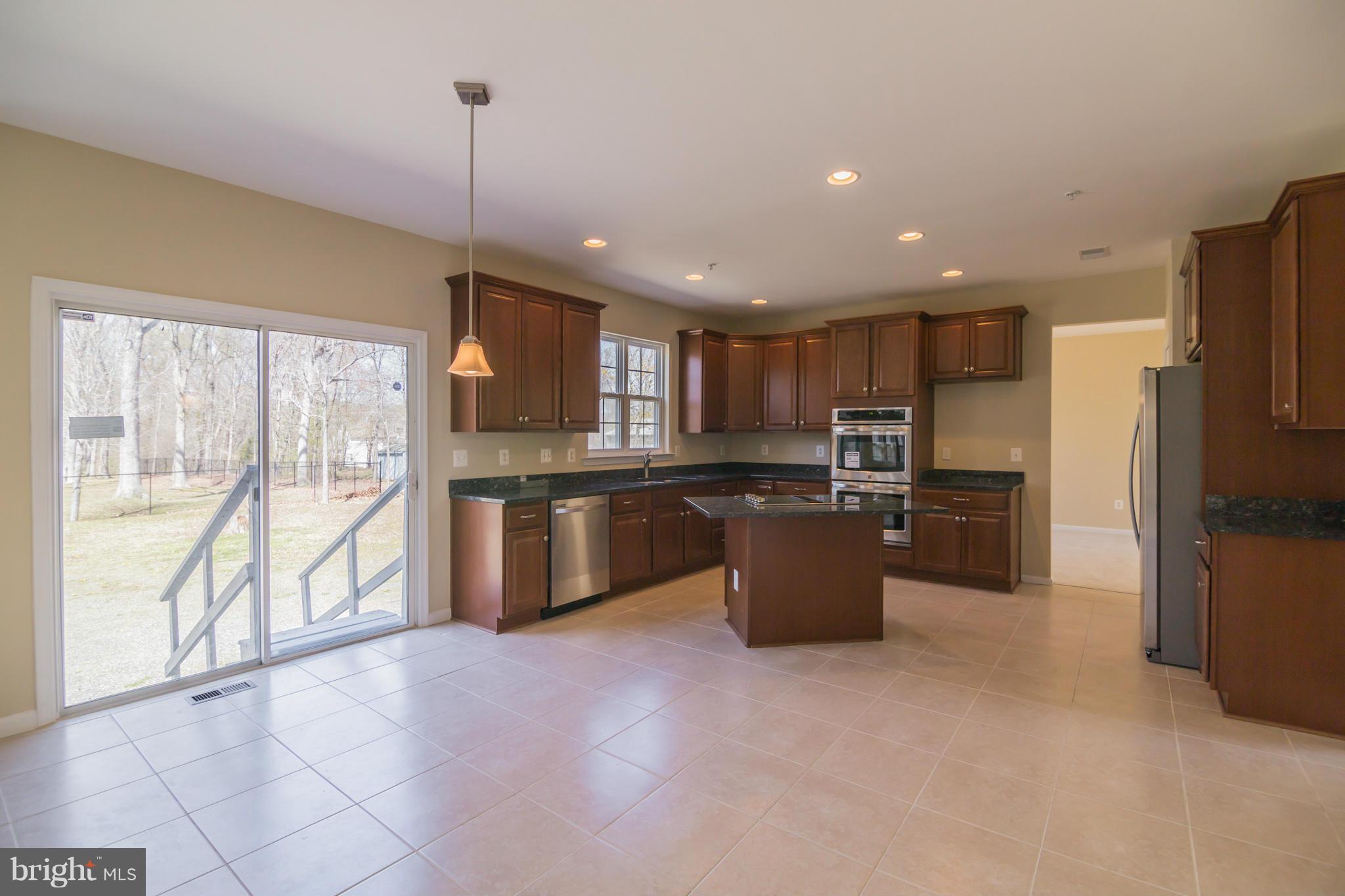 7915 Woodyard Road Clinton, MD 20735 - Photo 11 of 30 Kitchen