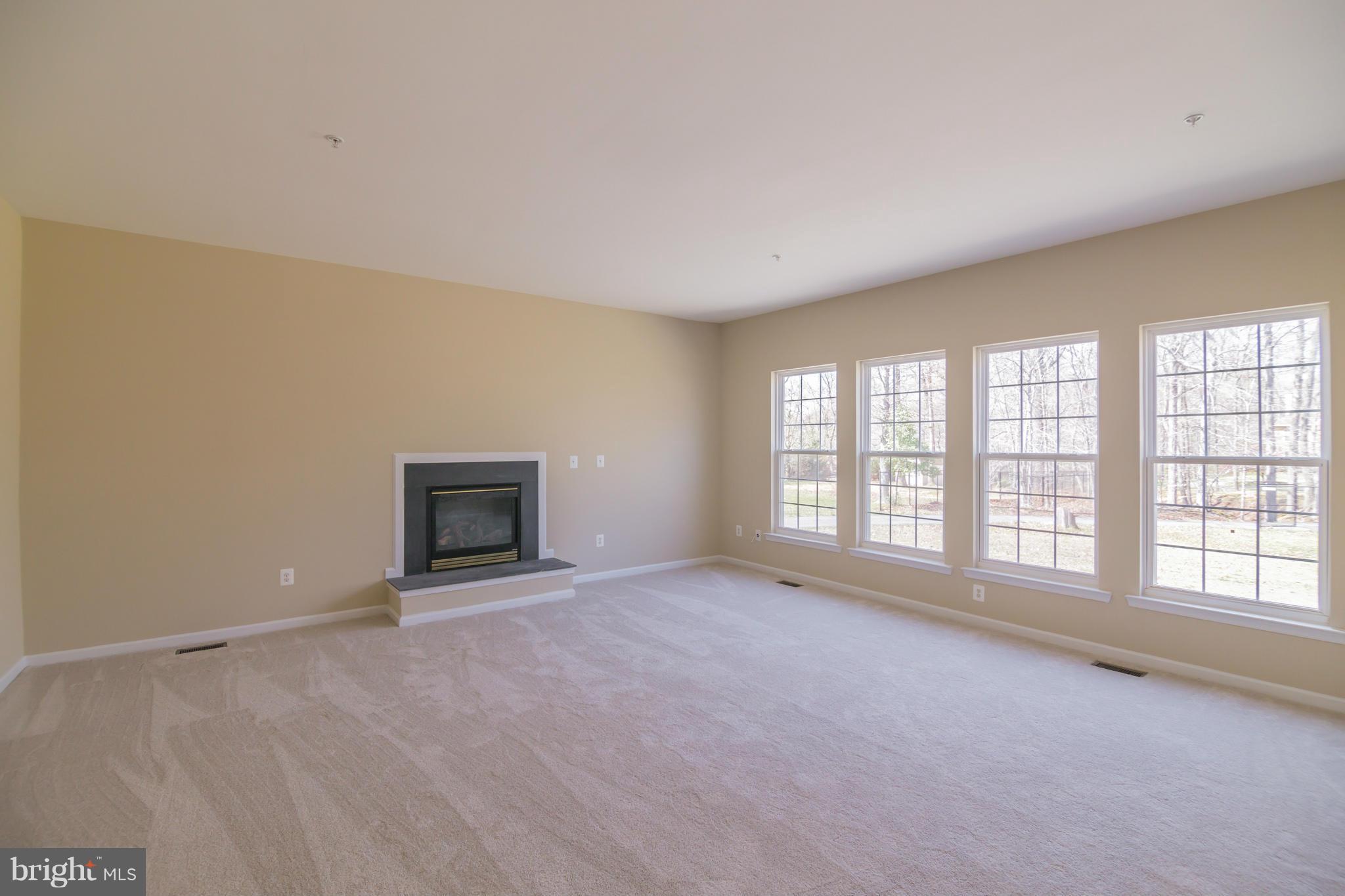 7915 Woodyard Road Clinton, MD 20735 - Photo 12 of 30 Family Room