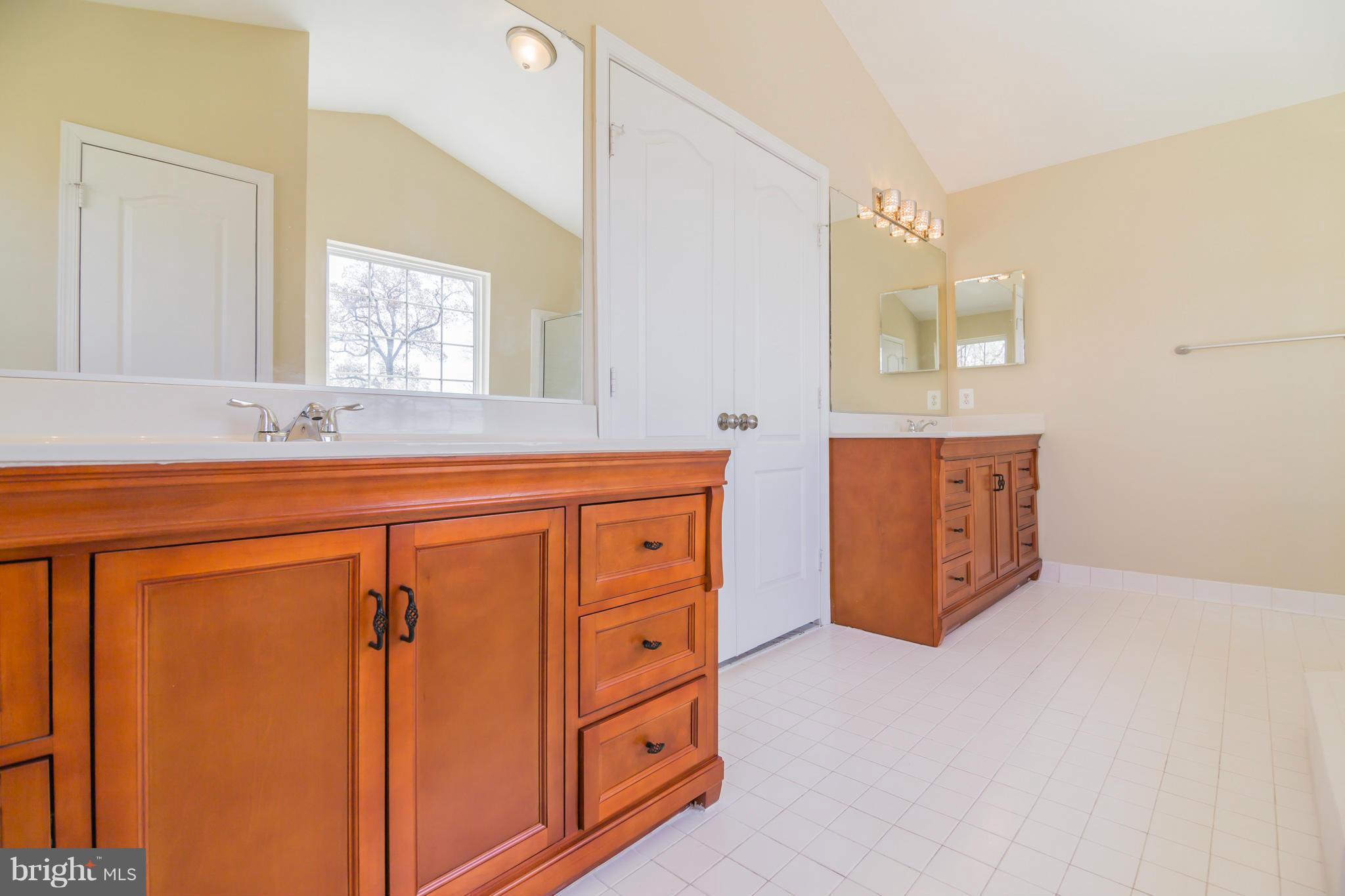 7915 Woodyard Road Clinton, MD 20735 - Photo 21 of 30 Bath (Master)
