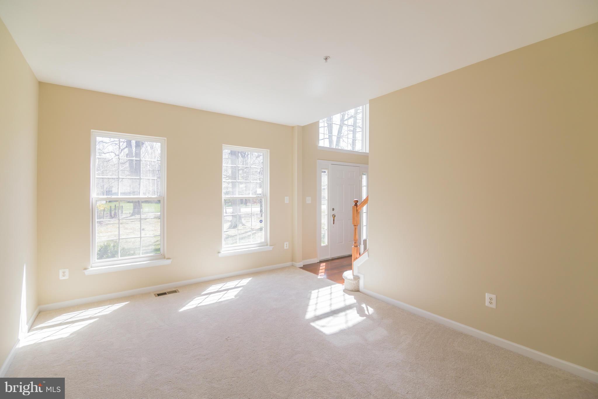 7915 Woodyard Road Clinton, MD 20735 - Photo 4 of 30 Interior (General)