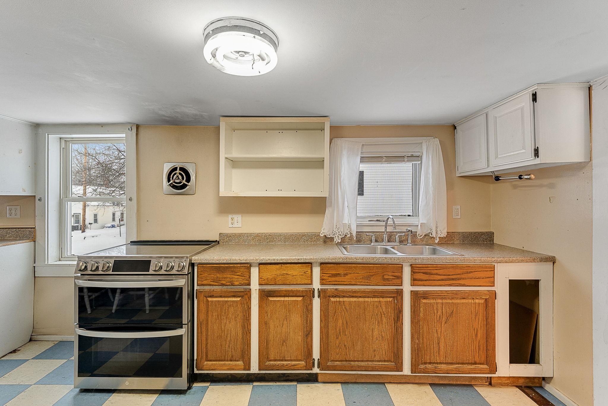 90 King Street Northfield, VT 05663 - Photo 8 of 24