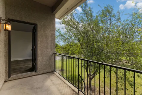 $400,000 | 114 Aria Ridge, Unit 802, Lakeway, TX 78738