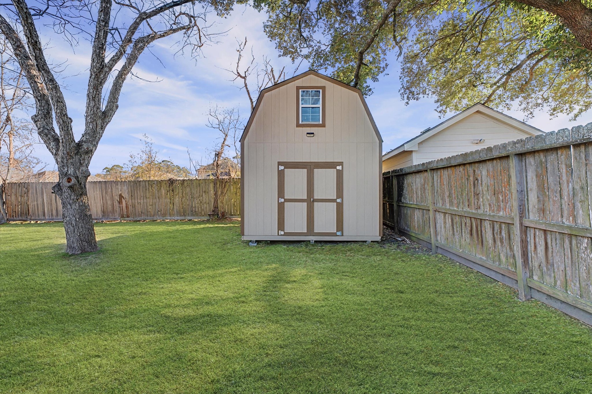 3812 Hardin Road Baytown, TX 77521 - Photo 22 of 30 Shop/storage building - Now a gym