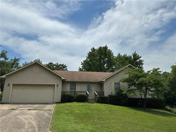 $325,000 | 99 Hawthorne Hill Drive, Warrensburg, MO 64093