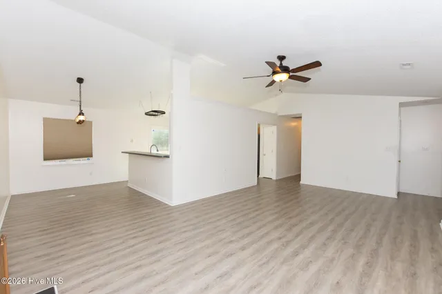 $1,700 | 625 Queens Creek Road, Hubert, NC 28539