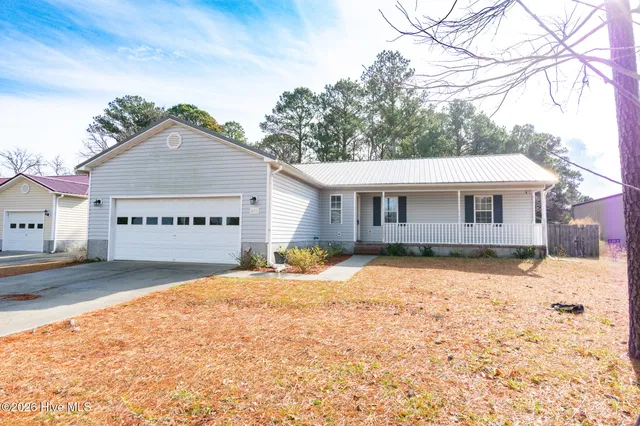 $1,700 | 625 Queens Creek Road, Hubert, NC 28539